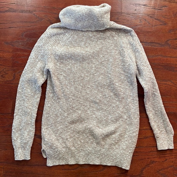 L.L. Bean Chunky Knit Cowl Neck Cream Tan Heather Cozy High Low Sweater Size M - Picture 8 of 10